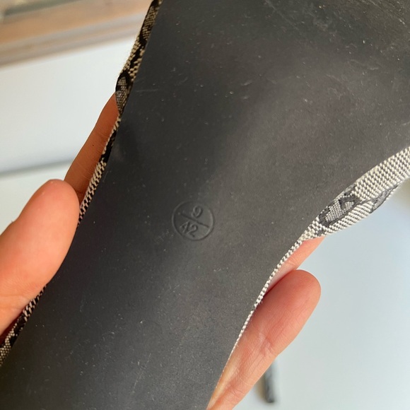 Gucci Women's Black and Gray Heels - Picture 9 of 11